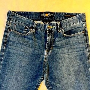 EUC Lucky Brand   The sweet jean straight sz 10/30